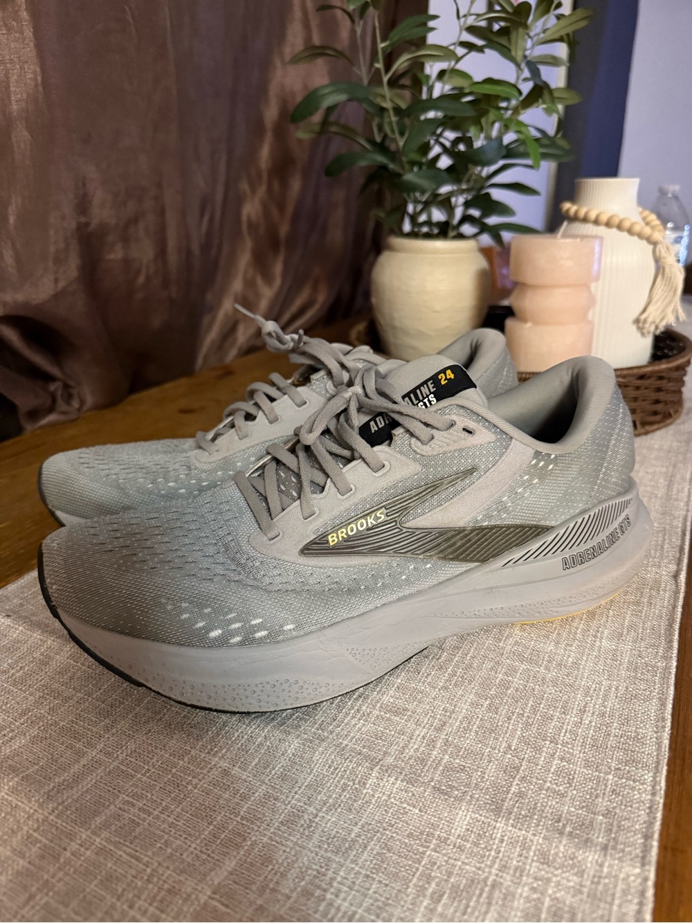Brooks Adrenaline GTS 24 Men's Sneakers - Gray